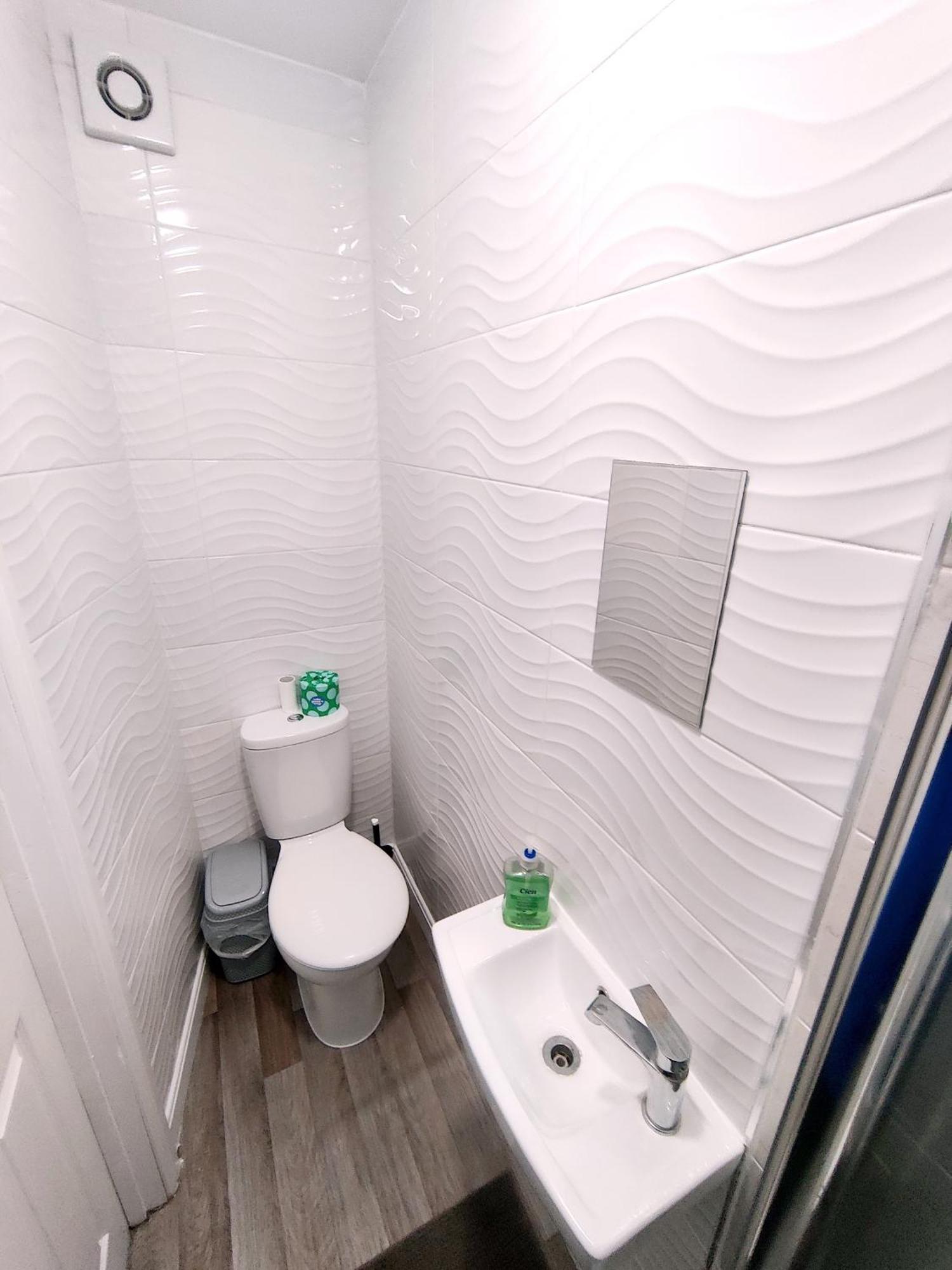 House Share With Few Ensuite Rooms Near Southmead 布里斯托 外观 照片