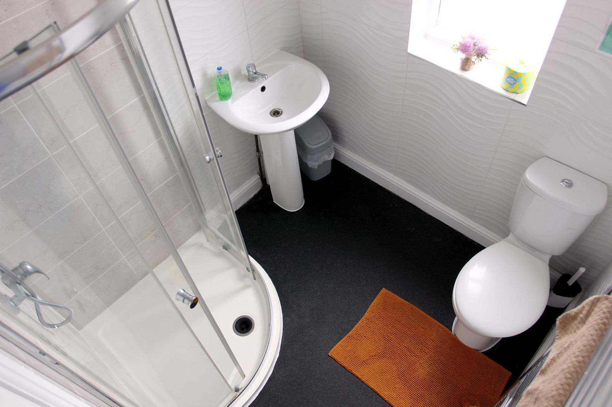 House Share With Few Ensuite Rooms Near Southmead 布里斯托 外观 照片