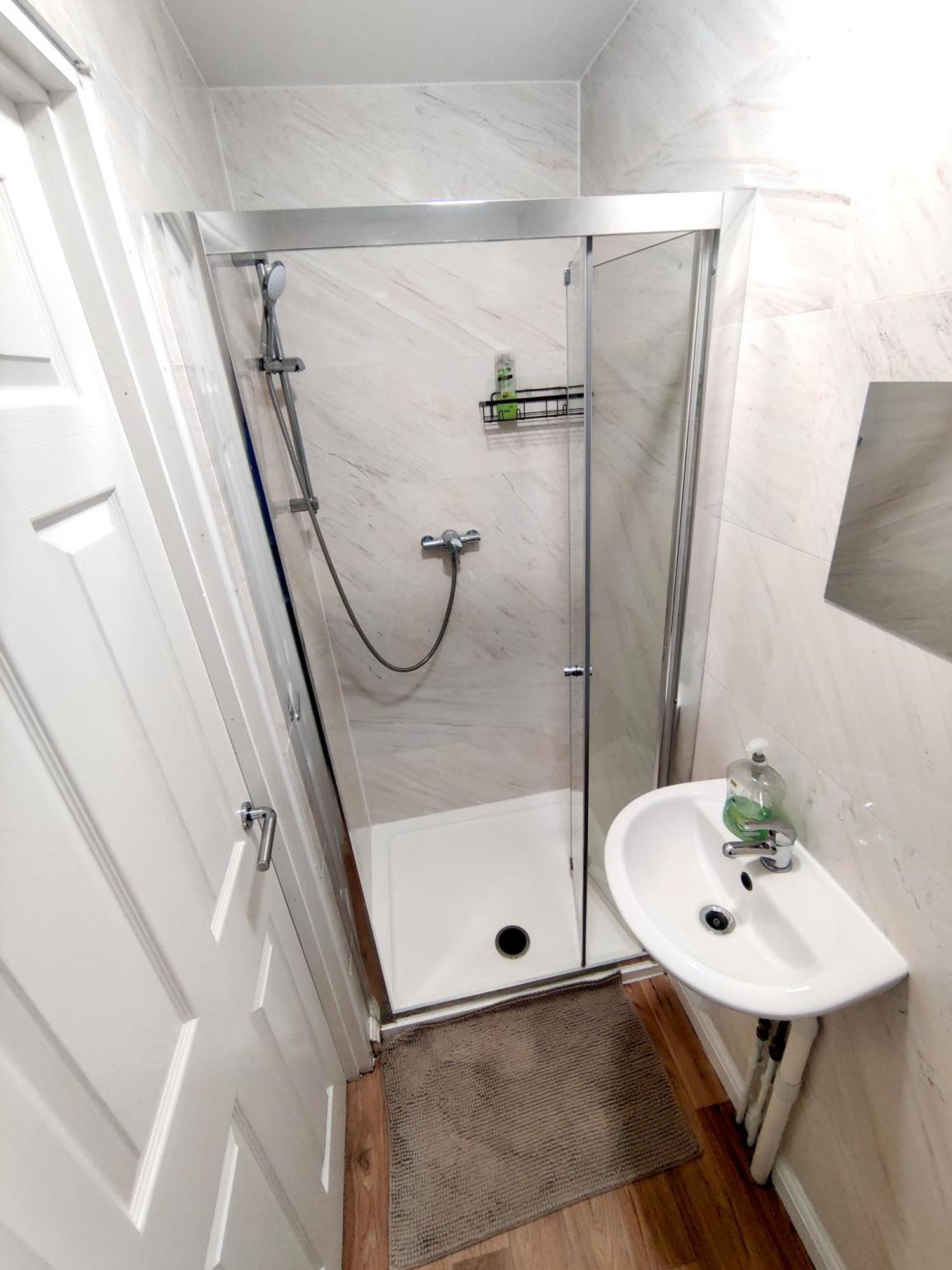 House Share With Few Ensuite Rooms Near Southmead 布里斯托 外观 照片
