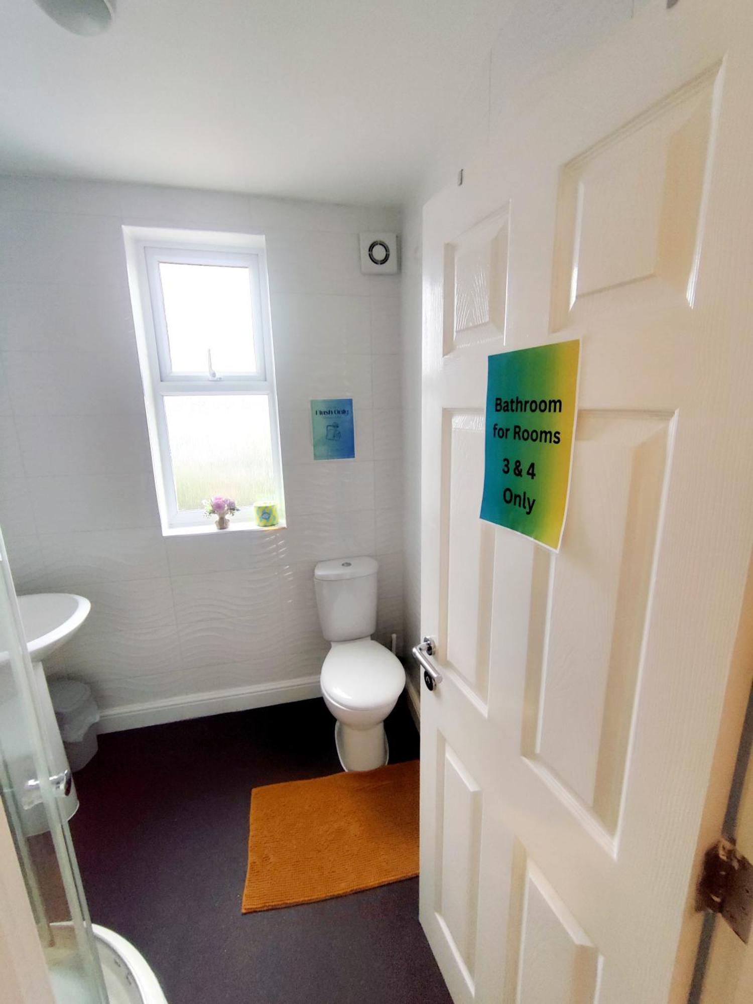 House Share With Few Ensuite Rooms Near Southmead 布里斯托 外观 照片