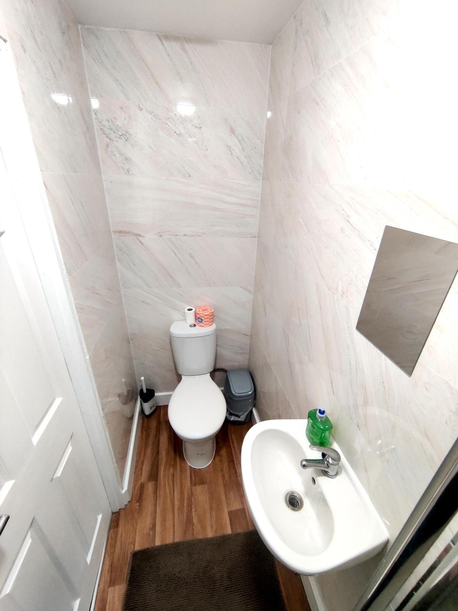 House Share With Few Ensuite Rooms Near Southmead 布里斯托 外观 照片