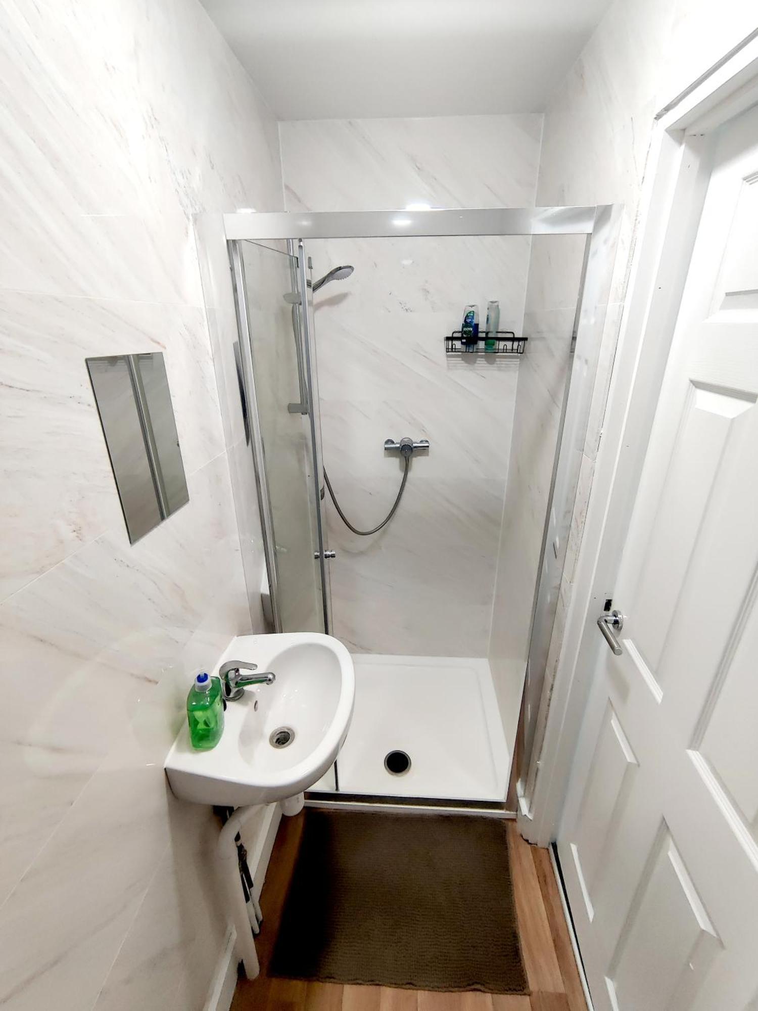 House Share With Few Ensuite Rooms Near Southmead 布里斯托 外观 照片