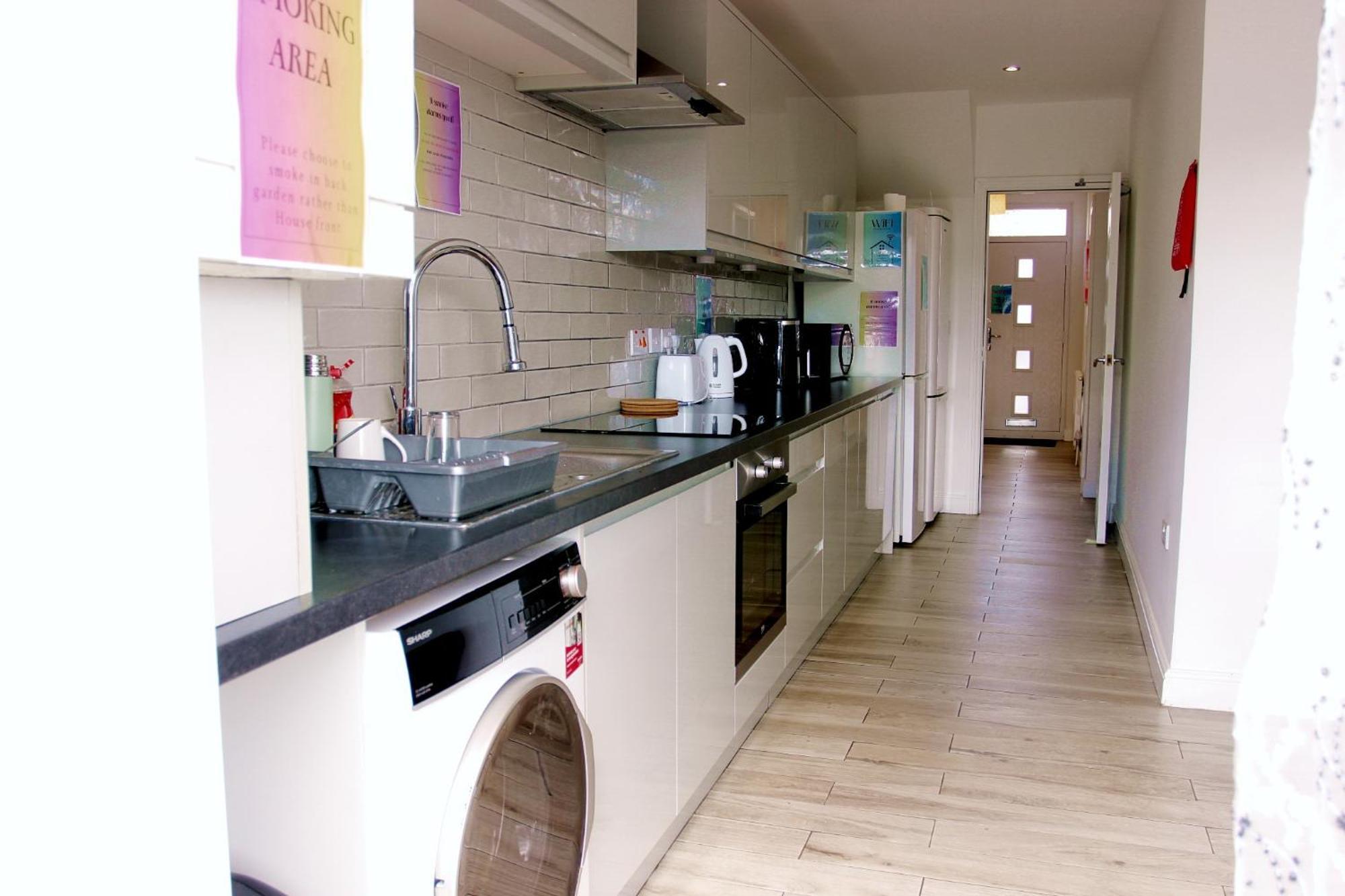 House Share With Few Ensuite Rooms Near Southmead 布里斯托 外观 照片